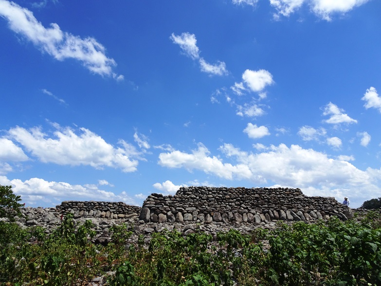 相島の積石塚
