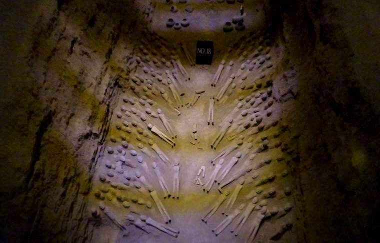 陽陵地下遺跡博物館の副葬品の夥しい陶俑